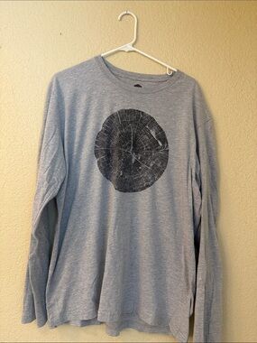 Wohven Men's XL Long-Sleeve Heather Gray Tee with Tree Ring Graphic